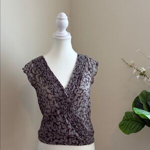 Club Monaco Silk Pleated Top Size Large